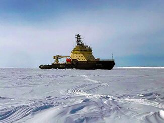 Ледокол «Илья Муромец» обеспечил проводку во льдах атомной подводной лодки Северного флота