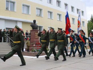 В арктической бригаде Северного флота состоялось торжественное открытие памятника генералу армии Валентину Варенникову