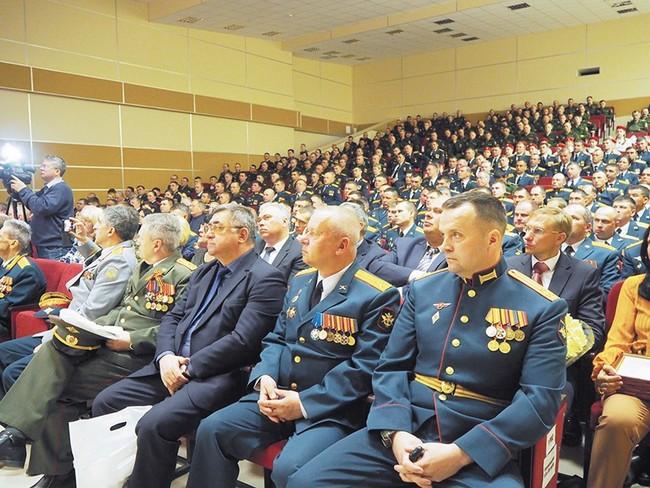 В клубе на торжестве гвардейской 138-й ОМСБР